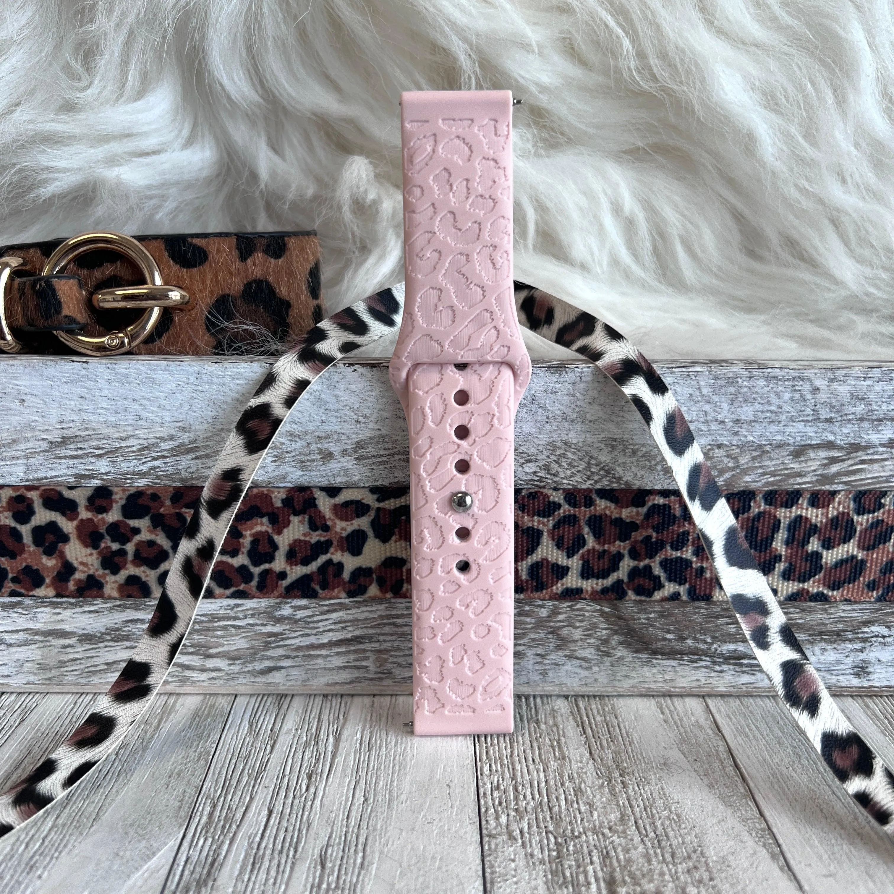 Engraved Pink Sand Leopard Silicone Band For Samsung Watch