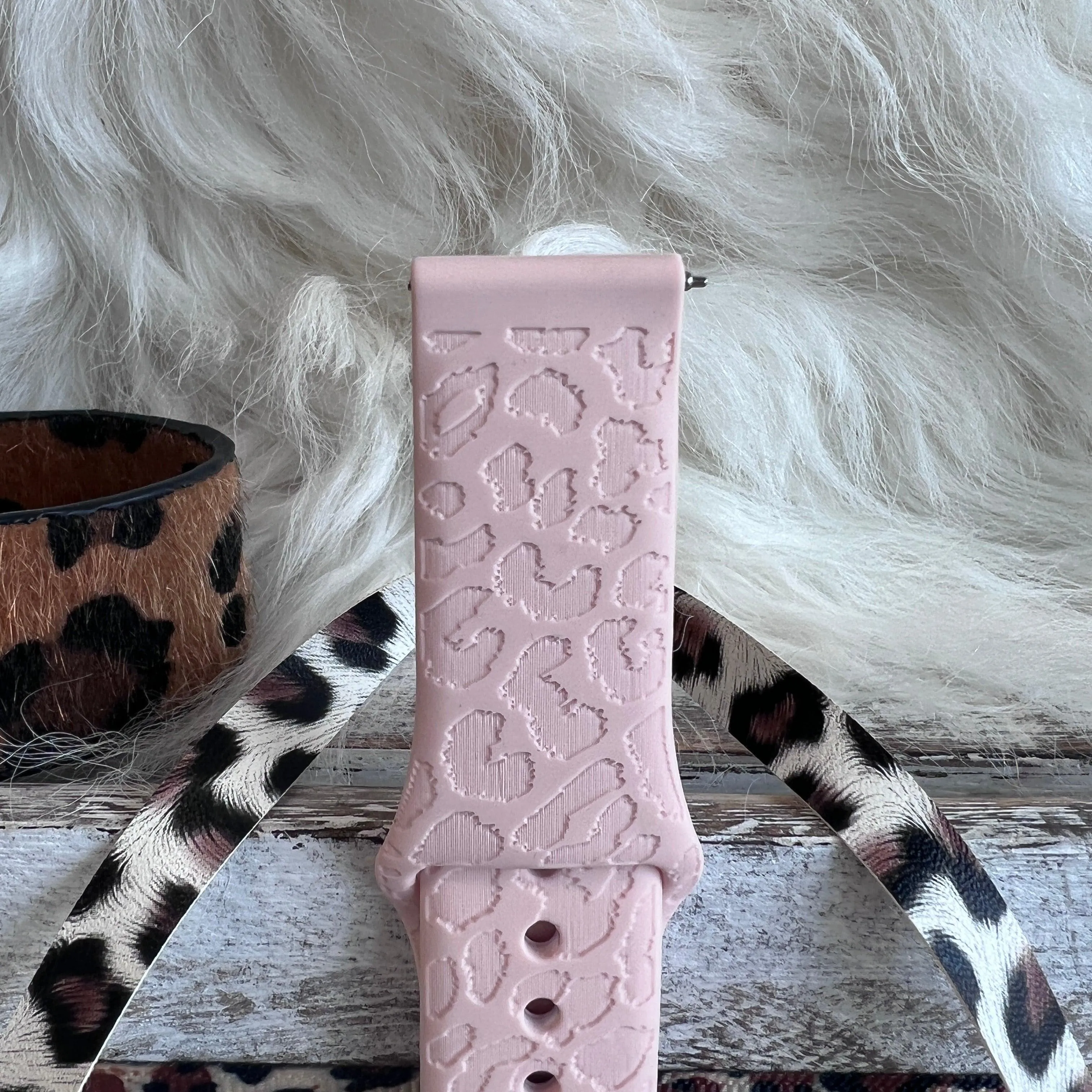 Engraved Pink Sand Leopard Silicone Band For Samsung Watch